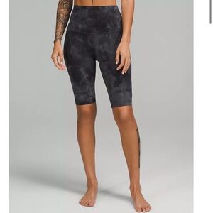 lululemon Align Super-High-Rise Short 10"